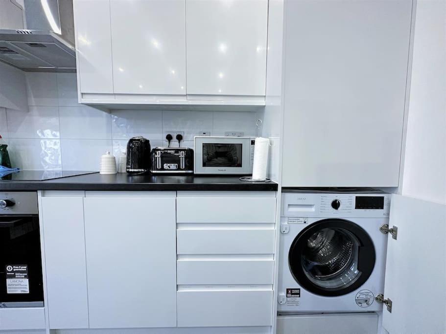 Stylish 2 Bed Flat In The Heart Of Lewisham Leilighet London Eksteriør bilde